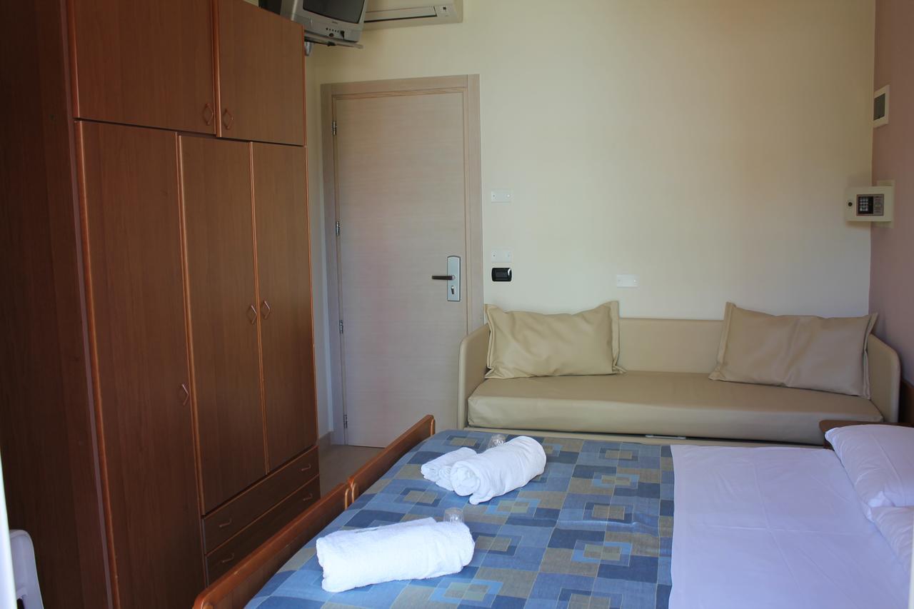 Hotel Oblio Rimini Exterior foto